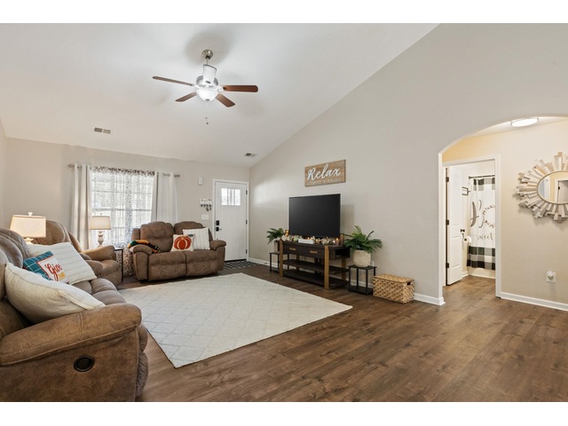 Photo of 110 Turquoise Drive Photo of 110 Turquoise Drive