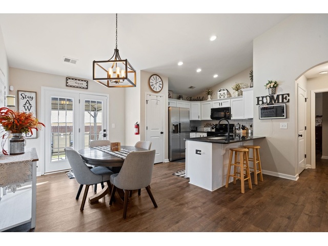 Photo of 110 Turquoise Drive Photo of 110 Turquoise Drive