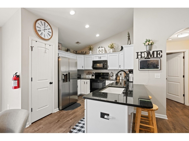 Photo of 110 Turquoise Drive Photo of 110 Turquoise Drive