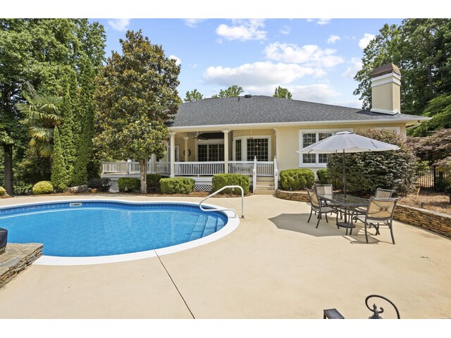 Photo of 752 Three Wood Lane