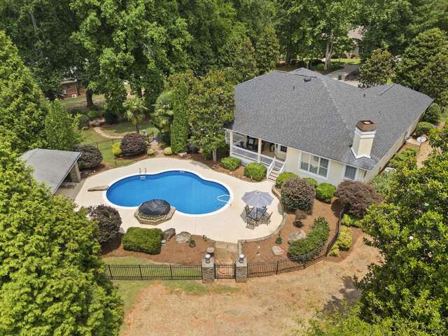 Photo of 752 Three Wood Lane