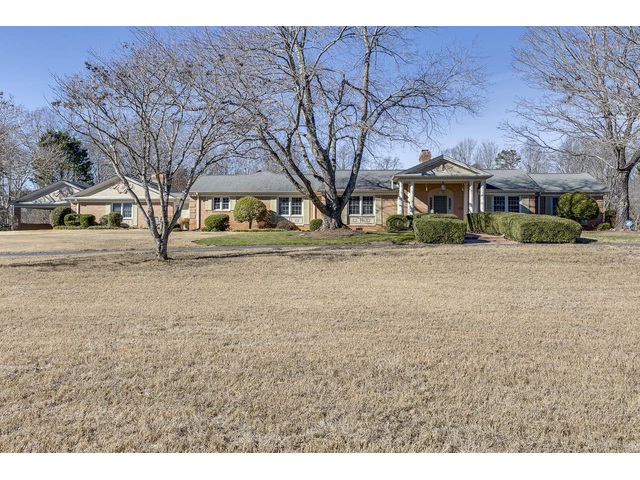 Photo of 136 Club Drive