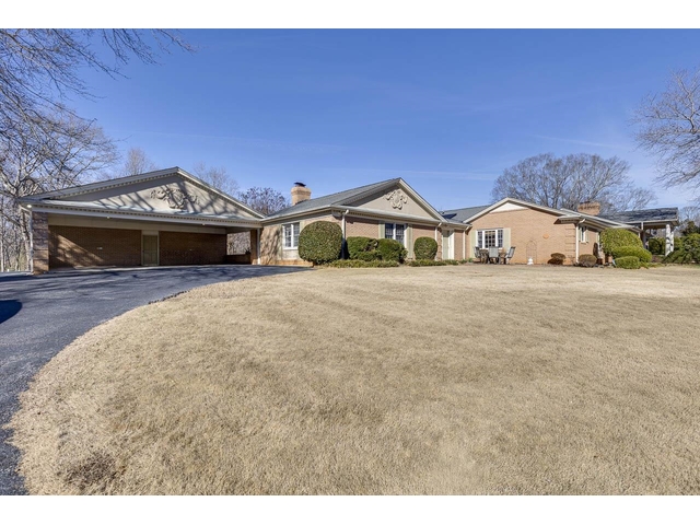 Photo of 136 Club Drive