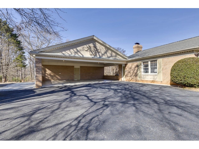 Photo of 136 Club Drive