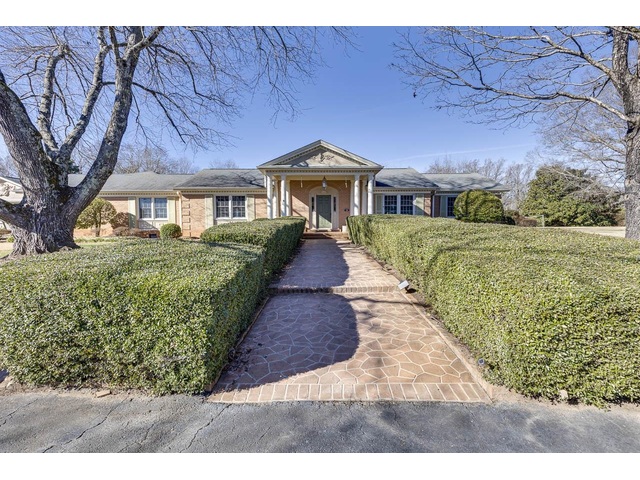 Photo of 136 Club Drive