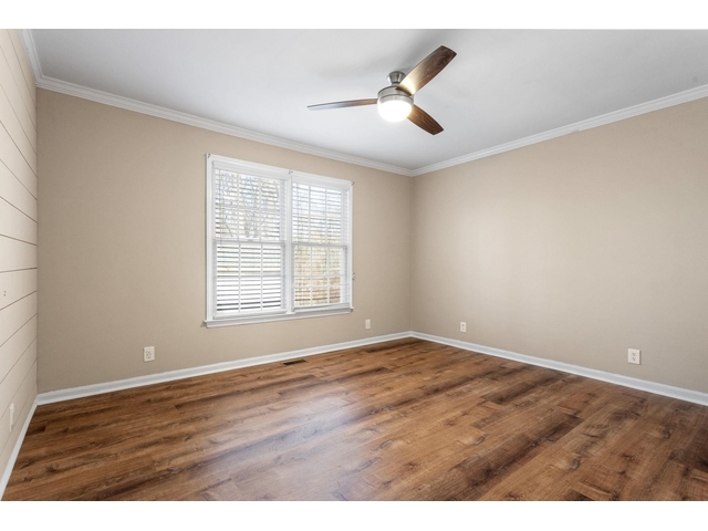 Photo of 2075 Cowens Bridge Road