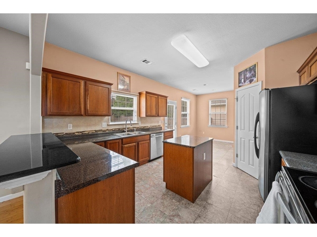 Photo of 206 Collingwood Lane Photo of 206 Collingwood Lane