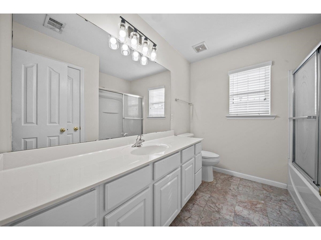 Photo of 206 Collingwood Lane Photo of 206 Collingwood Lane
