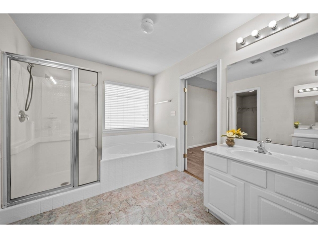 Photo of 206 Collingwood Lane Photo of 206 Collingwood Lane