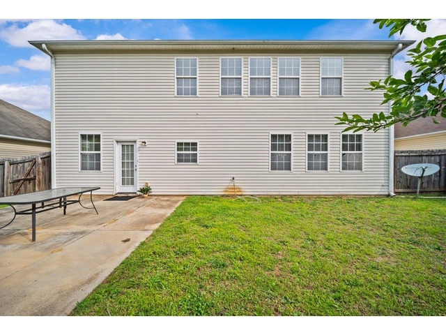 Photo of 206 Collingwood Lane Photo of 206 Collingwood Lane