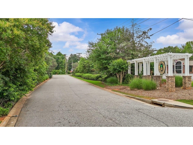 Photo of 206 Collingwood Lane Photo of 206 Collingwood Lane