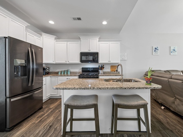 Photo of 845 Judah Drive