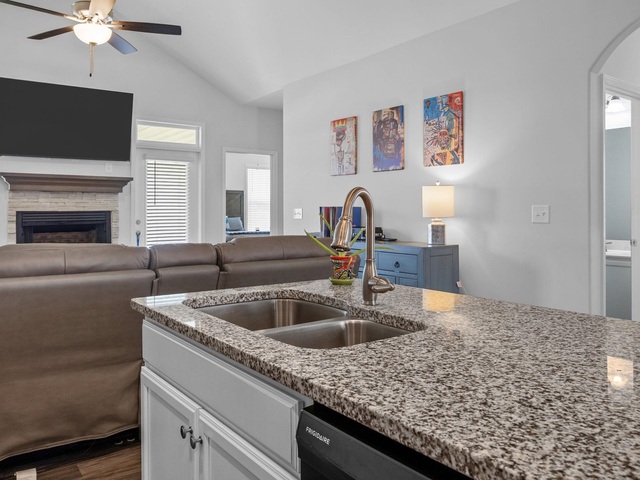 Photo of 845 Judah Drive