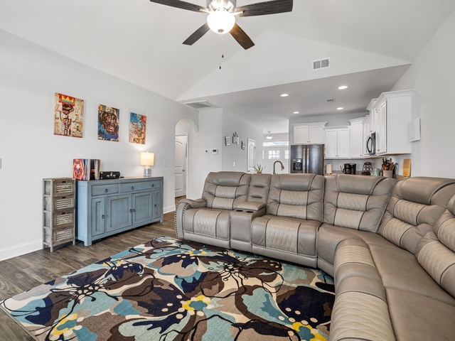 Photo of 845 Judah Drive