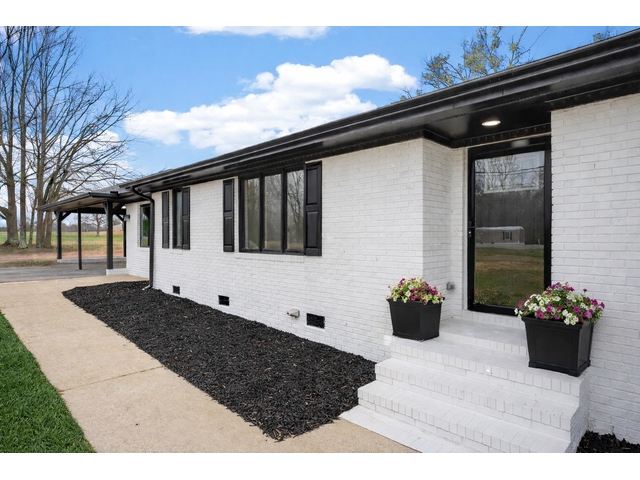 Photo of 409 Mountainview Road