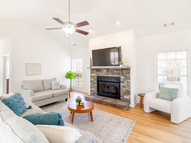 Photo of 48 Woodall Road Photo of 48 Woodall Road