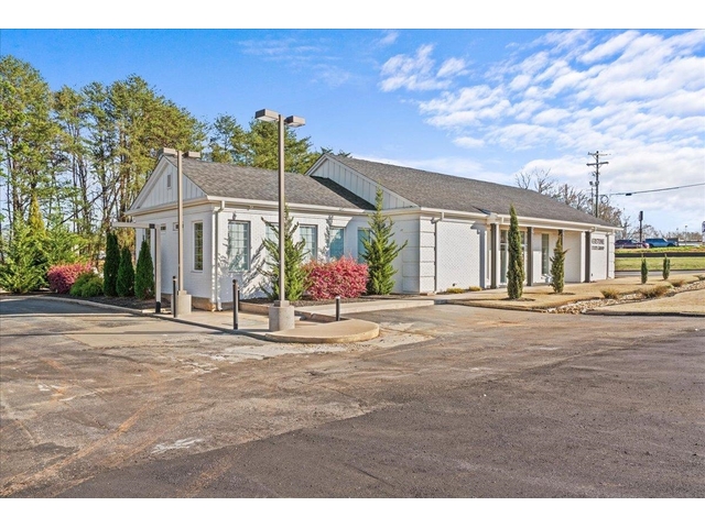 Photo of 100 Inman Road Photo of 100 Inman Road