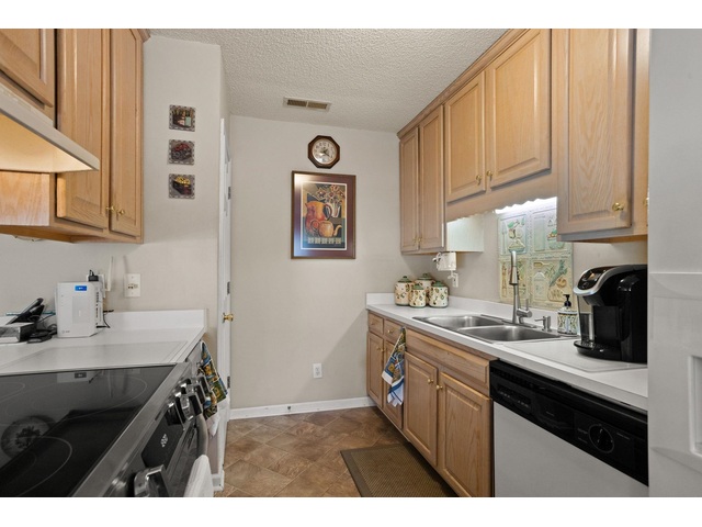 Photo of 132 Englewood Drive