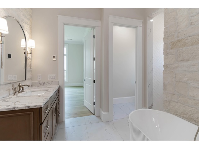 Photo of 733 Castle Stone