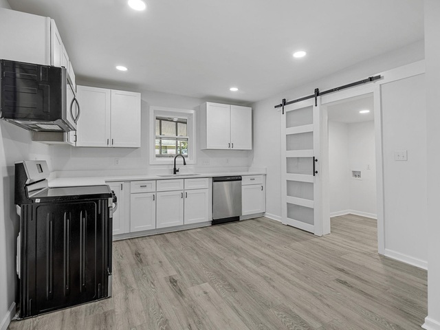 Photo of 10 A Street