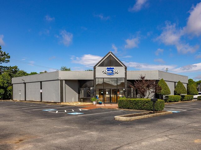 Photo of 1384 E Main St