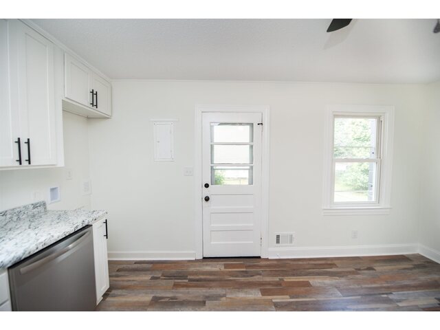 Photo of 1910 E Blackstock Road