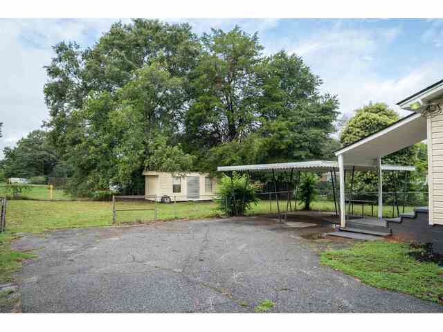 Photo of 1910 E Blackstock Road