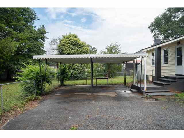 Photo of 1910 E Blackstock Road
