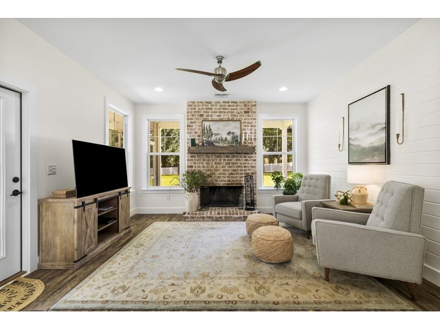 Photo of 4588 N 14 Highway