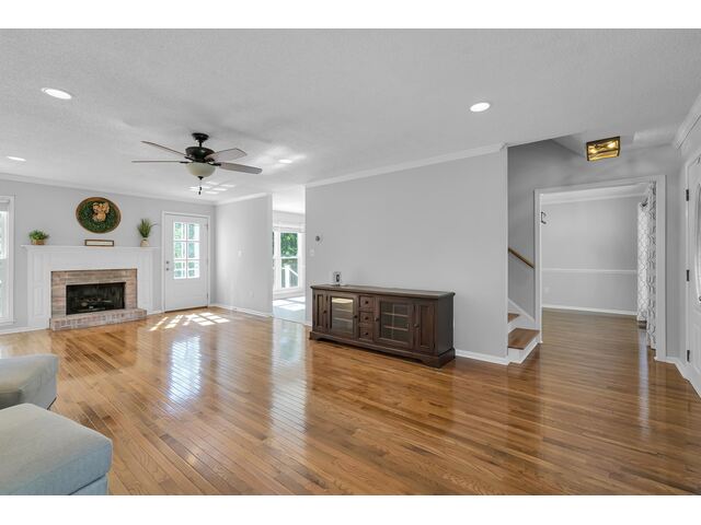 Photo of 162 Woodcreek Drive