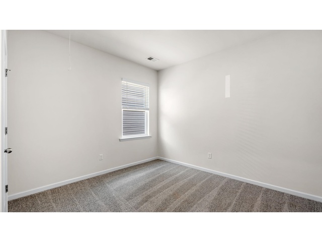 Photo of 945 Pineland Drive