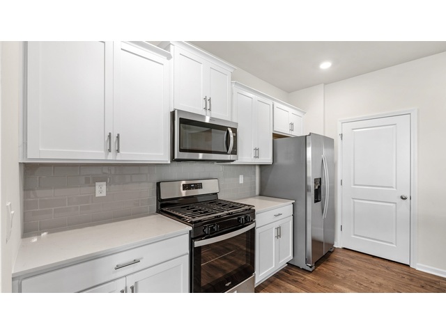 Photo of 945 Pineland Drive