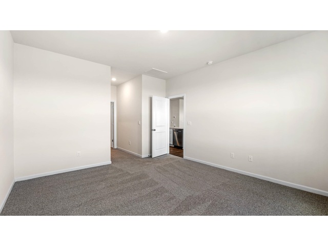 Photo of 945 Pineland Drive