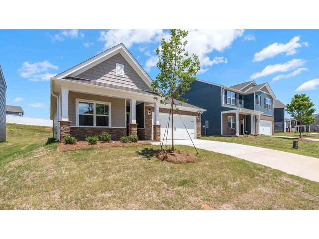 Photo of 945 Pineland Drive