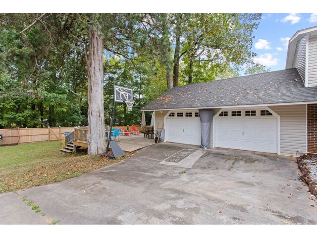 Photo of 126 Ashdown Drive Photo of 126 Ashdown Drive