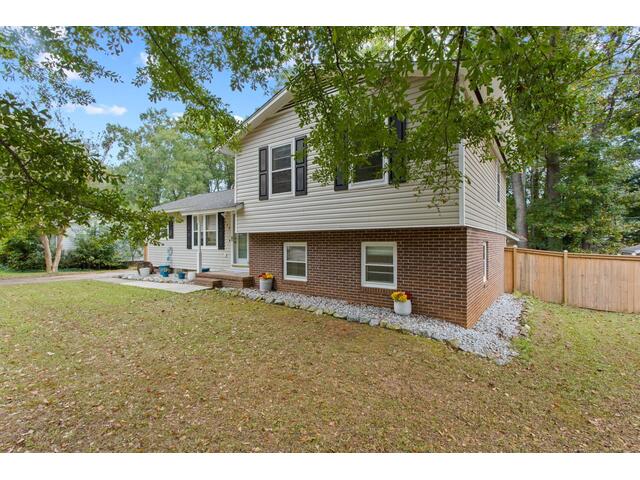 Photo of 126 Ashdown Drive Photo of 126 Ashdown Drive