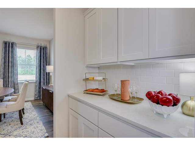 Photo of 1021 Skidaway Drive