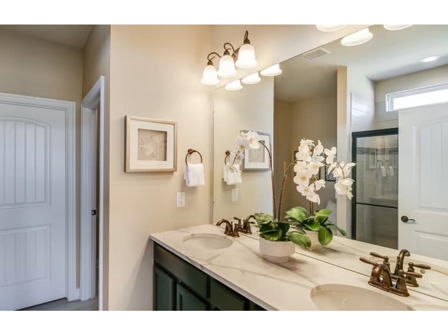 Photo of 1027 Whitefox Drive