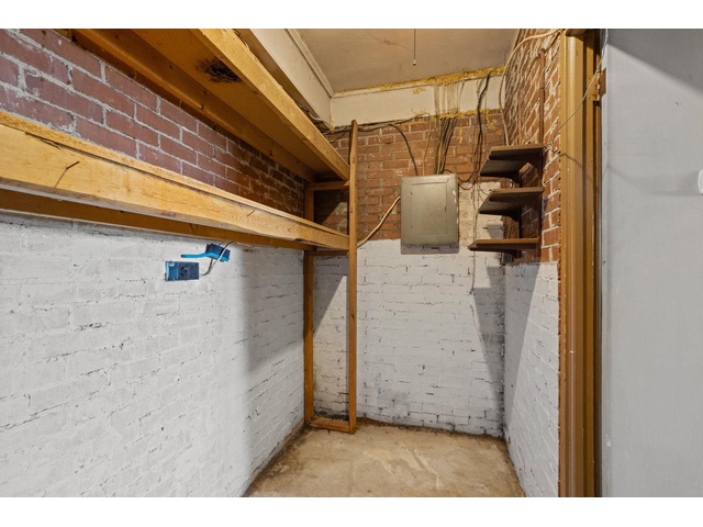 Photo of 489 Neville Street