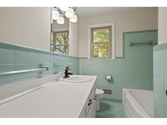 Photo of 489 Neville Street