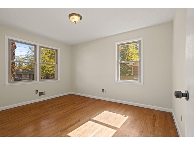 Photo of 489 Neville Street