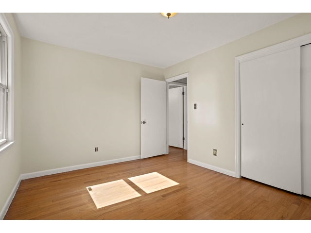 Photo of 489 Neville Street