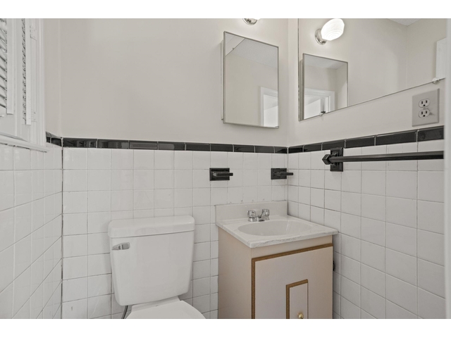 Photo of 489 Neville Street