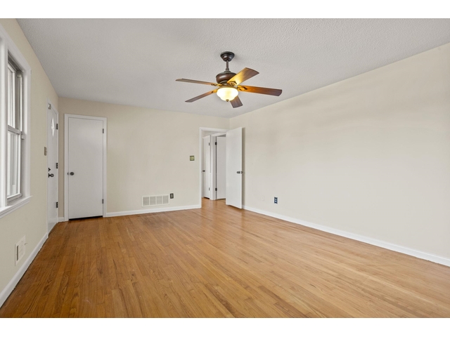 Photo of 489 Neville Street