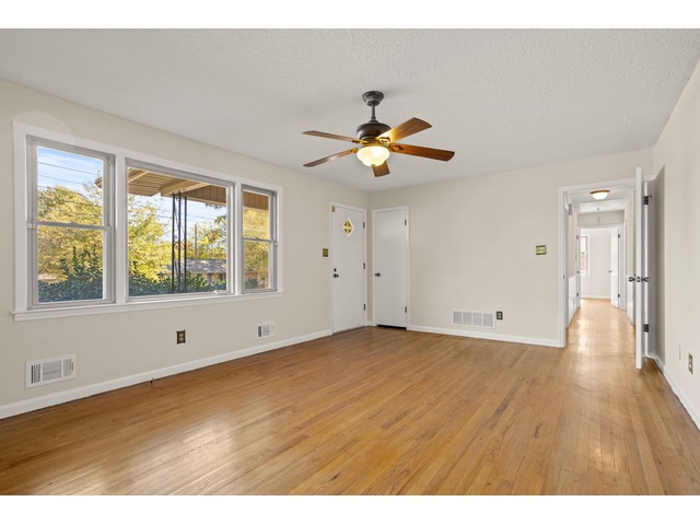 Photo of 489 Neville Street