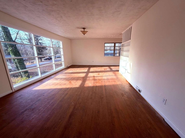 Photo of 3832 Maid Marion Lane