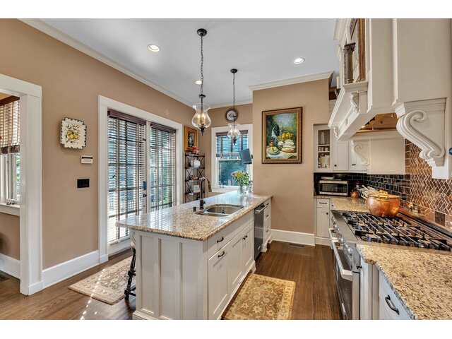 Photo of 571 E Main Street