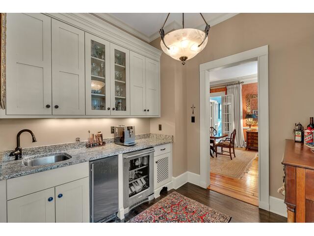 Photo of 571 E Main Street