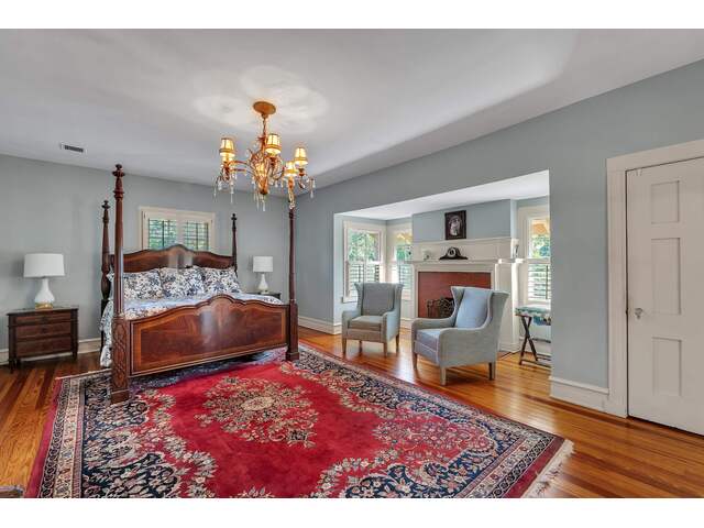 Photo of 571 E Main Street