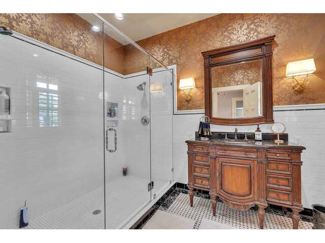 Photo of 571 E Main Street